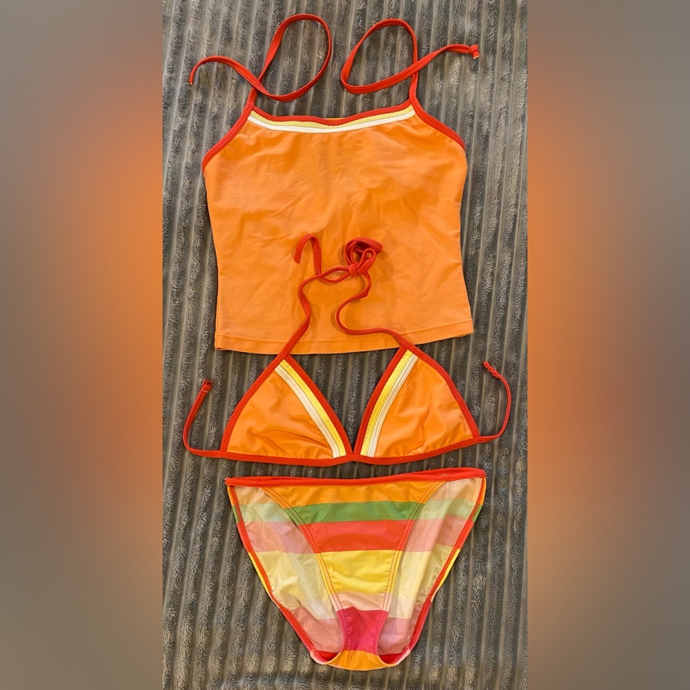 Old Navy 3-piece swim suit